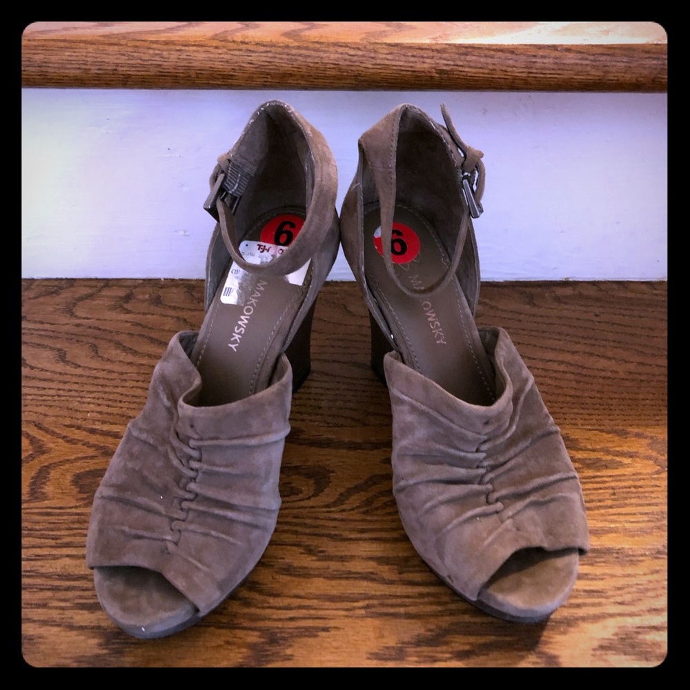 Women’s shoes
